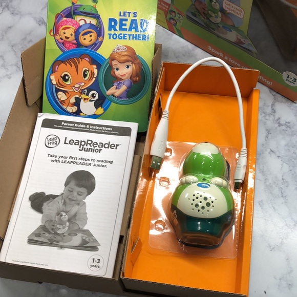 LeapReader Junior w/ Ready to Read & Letter Factory - Picture 3 of 6